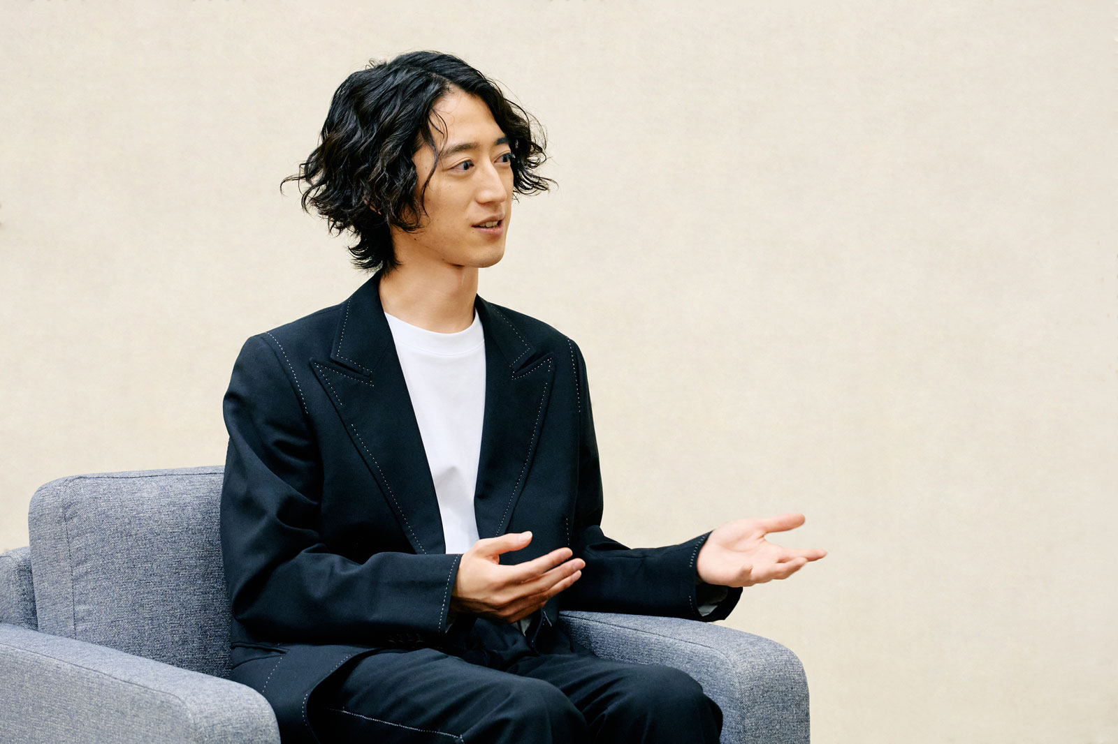 住野与阿格里奇交谈