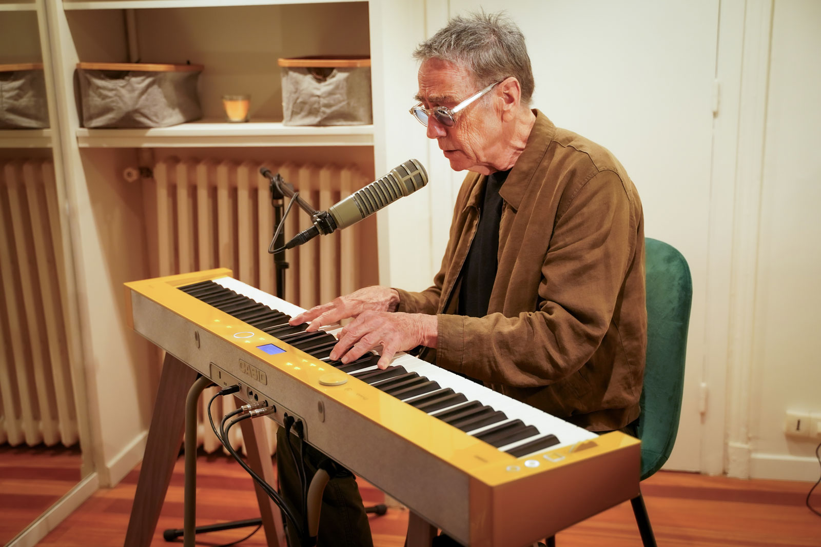 阿兰正在玩 Privia