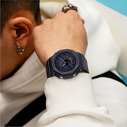 佩戴 GA-2100BB 的图片