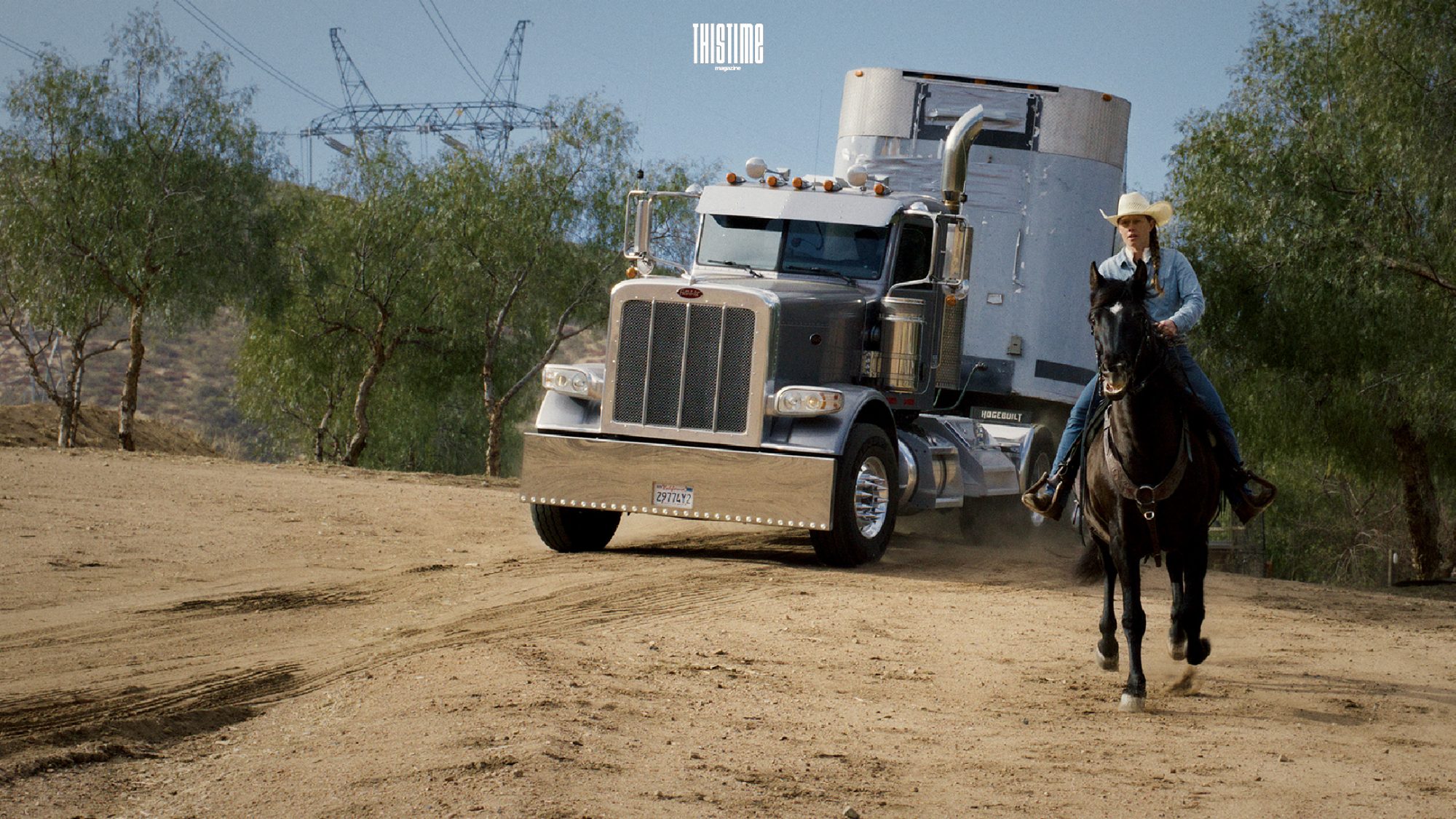 G-SHOCK DW-5600 系列与半拖式卡车