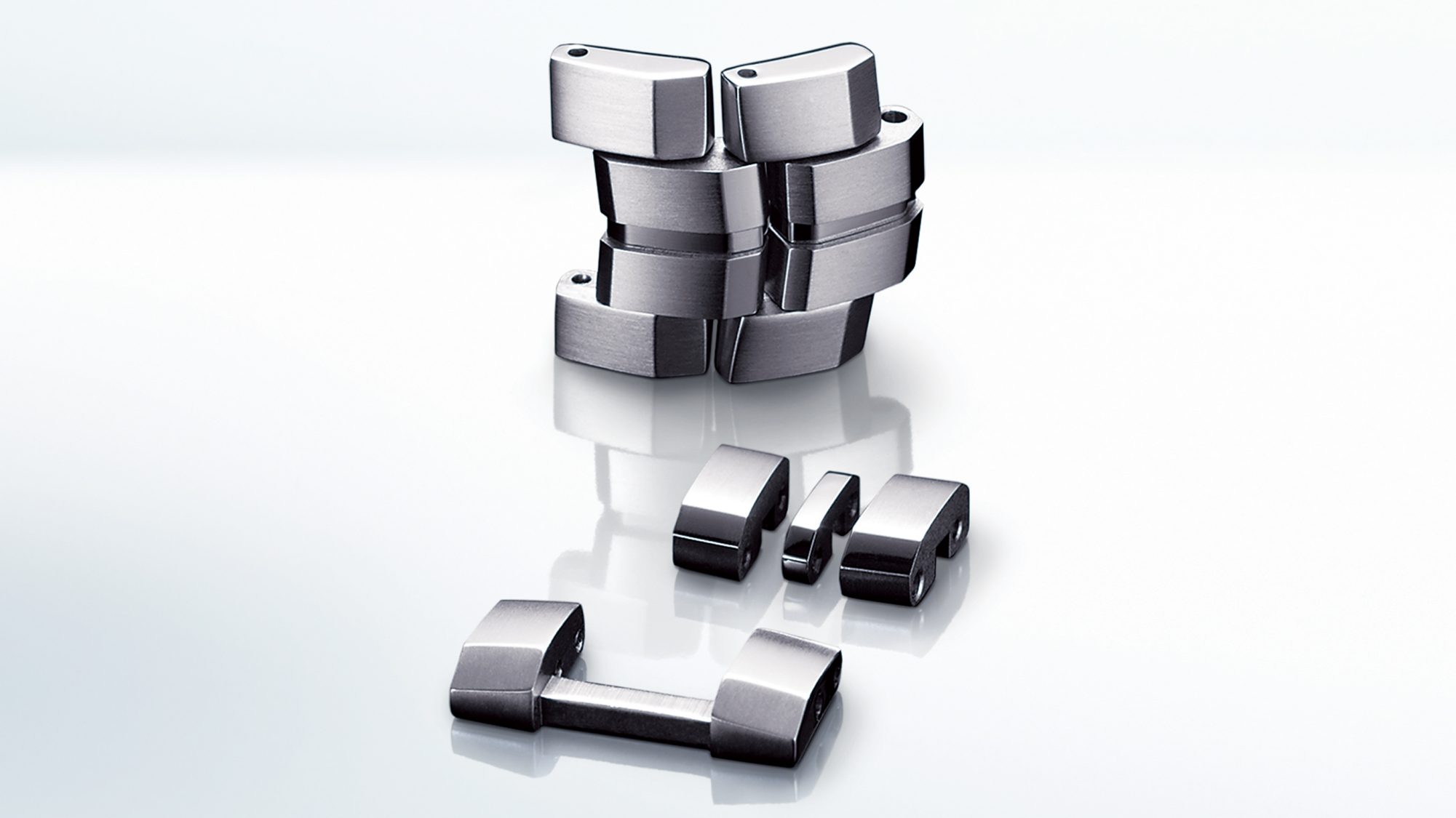 直線的かつ立体的な造形美矢羽根型バンド