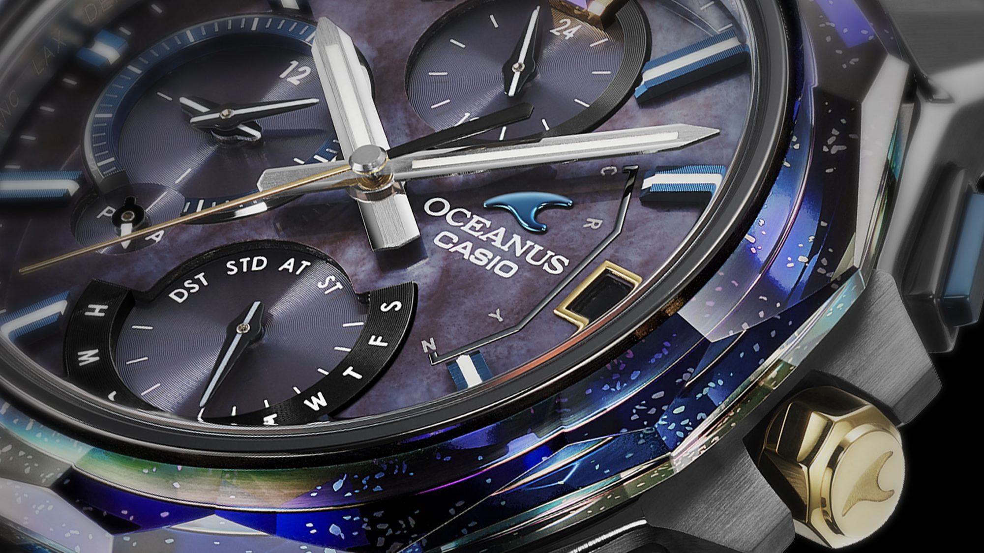 荒れた海の水面を表現したマザーオブパールダイアル